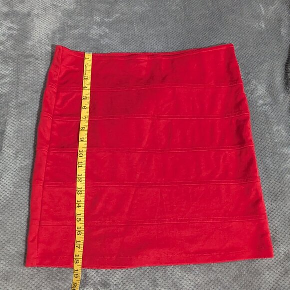 Forever 21+ Women's Plus size XL Red Mini Skirt - Picture 2 of 3